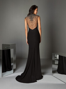 pronovias 2020 12a.jpg