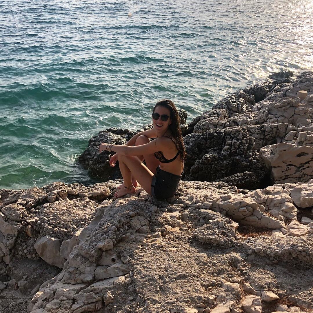 https://www.bellazon.com/main/uploads/monthly_2019_08/226875906_JelenaStankovic55.jpg.ae10aa752aa0a74dfe22e30d23267e96.jpg