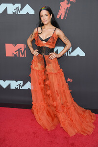 Halsey+2019+MTV+Video+Music+Awards+Arrivals+-Evrmrgq8pDx.jpg