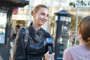 Whitney+Port+Kaitlyn+Carter+Appearance+Grove+Y81hEuPBSAYx.jpg