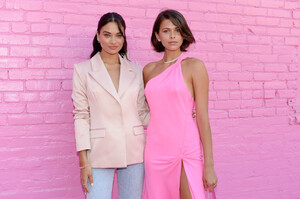 Shanina+Shaik+Pandora+Street+Loves+BIwU6IaIeKLx.jpg