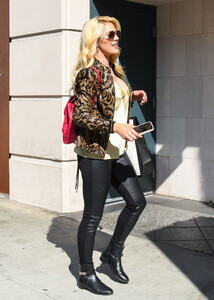 Heidi+Montag+Spencer+Pratt+shop+Gucci+Beverly+PRBh4sm0EOnx.jpg