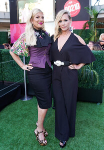 Tori+Spelling+BH90210+Costume+Exhibit+Event+eGlDCBZOFkix.jpg