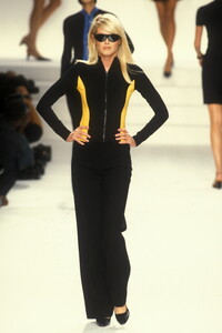 290864314_RalphLauren1996WomenRTW104.thumb.jpg.e333bbb05190b2e70306eb142d93cd8d.jpg