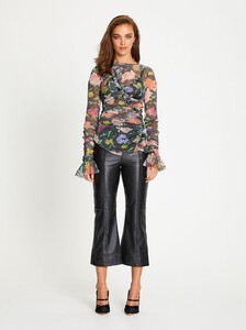 319WATO01201485-cosmic-long-sleeve-top-black-floral-aliceMcCALL-2_ed475325-aada-419c-90f7-f6758bd87100.thumb.jpg.c2655bc1c6d51db73d5e42105365a6a2.jpg
