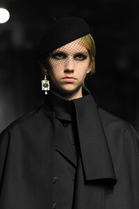 453480095_ChristianDiorRunwayParisFashionWeekHauteVdiJn_U7c64x.thumb.jpg.e991ffb9148a01418e101569d7173858.jpg