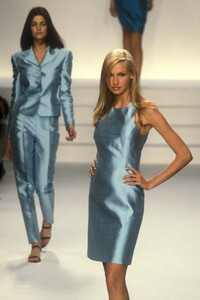 485127923_RalphLauren1996WomenRTW71.thumb.jpg.0b3d1ba401a4b97c80637d26b08686f3.jpg