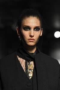 540476079_ChristianDiorRunwayParisFashionWeekHaute4dceJAqZBL1x.thumb.jpg.75e1e23a63cb9e6a8f56c2d94ad1900f.jpg