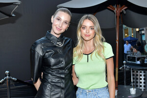 Whitney+Port+Kaitlyn+Carter+Appearance+Grove+5S3b8eQ0MUBx.jpg