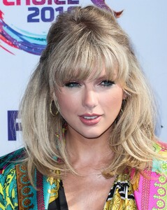       tay110819BZNimage133.jpg