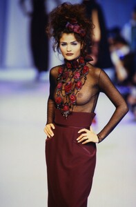 611618936_helena(1).thumb.jpg.d8feb44374d5f55c7a41a03717ffdb5b.jpg