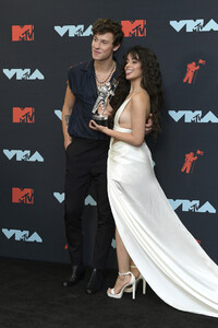 Camila+Cabello+2019+MTV+Video+Music+Awards+O0tUFx9RVRDx.jpg