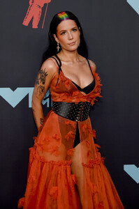 Halsey+2019+MTV+Video+Music+Awards+Arrivals+_ac9YHUqef4x.jpg