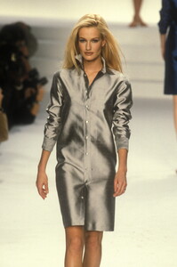 665143227_RalphLauren1996WomenRTW29.thumb.jpg.616f016907efbd4d751e24922e04e756.jpg