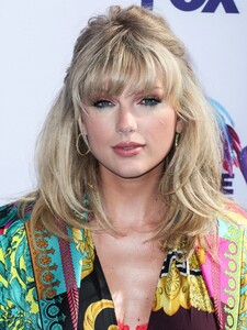       tay110819BZNimage143.jpg