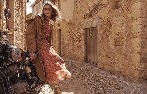 6_6763desp_espionage_laced_ring_dress_rosewood_floral_6589jesp_espionage_anorak_coat_ochre_2909f19_metallic_kitten_heel_bootie_gold_1.thumb.jpg.b46bfc82e6217b548588e685f106511b.jpg