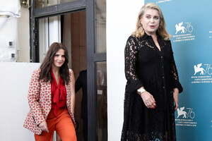 Catherine+Deneuve+La+V+rit+Truth+Photocall+Lj0mLwjERmLx.jpg