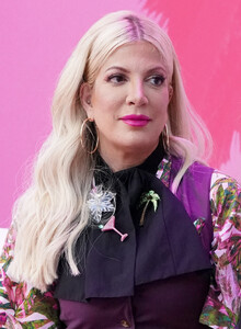 Tori+Spelling+BH90210+Costume+Exhibit+Event+AZ7HqQCxIEdx.jpg