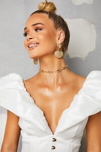 80r_3_9117-coast-choker-gold-shell-necklace.jpg