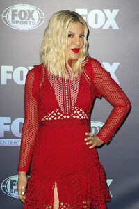 Tori+Spelling+2019+Fox+Upfront+QPq6k8DUWYsx.jpg