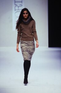 860193621_korina(2).thumb.jpg.71d4a2b4393d3a4cabd2f70aeda3d06d.jpg