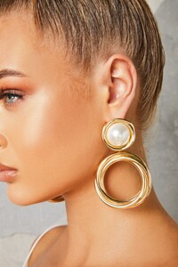 8or_4_9106_gold-hoop-pearl-earrings.jpg