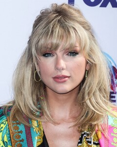       tay110819BZNimage132.jpg