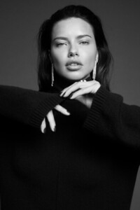 Adriana-Lima-BCBGMAXAZRIA-Fall-2019-Campaign10.jpg