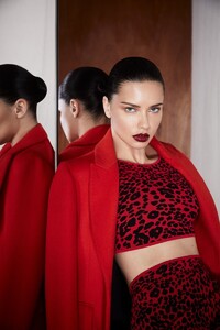 Adriana-Lima-BCBGMAXAZRIA-Fall-2019-Campaign20.jpg