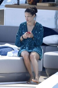 Adriana-Lima-in-Bikini-2019-19.jpg
