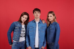 CrossJeans_fw2019_20-(11).thumb.jpg.73697a2b62a85f0342741dad4cc38793.jpg
