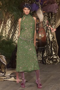 DOLCE-GABBANA-FALL-2000-RTW-45-GISELE-BUNDCHEN-2D3T3710.thumb.jpg.7d00b9fc82ebbec029606adb19800f7d.jpg