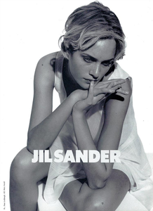 Lindbergh_Jil_Sander_Spring_Summer_1994_02.thumb.png.2c92d319be3f26edb4795260fed900de.png