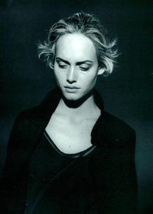 Lindbergh_Jil_Sander_Spring_Summer_1994_03.thumb.png.109f59c7f15397a913bedfd289b6dcc9.png