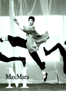 Max_Mara_Spring_Summer_1994_01.thumb.png.1871f16b3dd4ceb03e677be860e1abe7.png