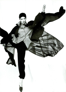 Max_Mara_Spring_Summer_1994_03.thumb.png.049e7ac24588ebe73f39f26773c372bd.png