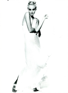 Meisel_Alberta_Ferretti_Spring_Summer_1994_03.thumb.png.b628913d54c9fb7e93f056ecf11b35bc.png