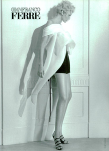 Rheims_Gianfranco_Ferre_Spring_Summer_1994_03.thumb.png.e6bd6fa8871878b79986c94c79e4fa05.png