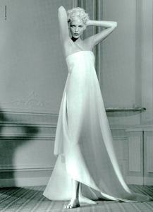 Rheims_Gianfranco_Ferre_Spring_Summer_1994_06.thumb.png.b2af1272f9187f28c64450c7cb4db929.png