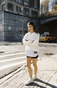 SweatTheStyle_HeathChristinaPaik_1.thumb.jpg.a72898b5fe3917efd400f78e73632508.jpg