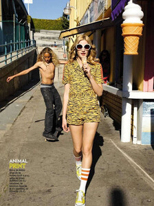alana-greszata-sasha-eisenman-glamour-04.thumb.jpg.6ad2deab4d7ee167cfec9437659d036a.jpg