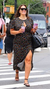 ashley-graham-with-two-drinks-in-nyc-07-31-2019-3.jpg