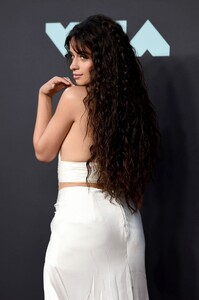 camila-cabello-2019-mtv-video-music-awards-in-newark-2.jpg