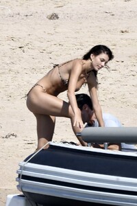 camila-morrone-rocks-leopard-print-bikini-while-enjoying-the-beach-and-jet-ski-ride-with-leonardo-dicaprio-in-corsica-france-0800819_18.thumb.jpg.065af553ec207933ad73673749d9b7ca.jpg