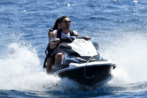 camila-morrone-rocks-leopard-print-bikini-while-enjoying-the-beach-and-jet-ski-ride-with-leonardo-dicaprio-in-corsica-france-0800819_23.thumb.jpg.58c72c1f7eaba296a037639d29cd9b89.jpg