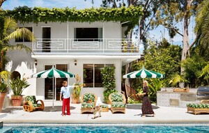 cara-delevingne-and-poppy-delevingne-architectural-digest-magazine-september-2019-1.thumb.jpg.b21ec2b10e645e6a4bef857d470d513a.jpg
