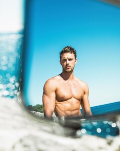 christianhogue_66649667_448891979264216_8007626169219765263_n.jpg