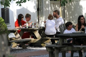 dakota-johnson-and-chris-martin-having-lunch-in-the-hampton-s-08-05-2019-2.jpg