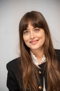 dakota-johnson-the-peanut-butter-falcon-press-conference-in-la-2019-1.jpg