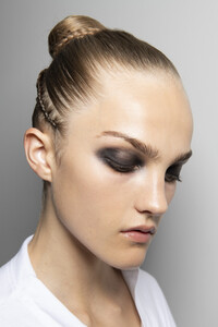 dior-hc-bks-v-rf19-3742.thumb.jpg.72e0c3a2f8addade42187dca507ae429.jpg